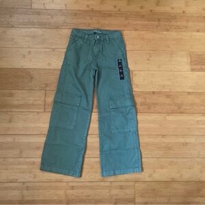 NWT Girls Size 8 Art Class Olive Green Wide Leg Cargo Pants